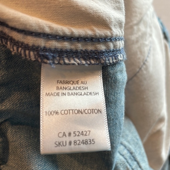 Waist 20-23” rise 13 inches inseam 20 inches cute little buttons detail on Leg - Picture 4 of 10